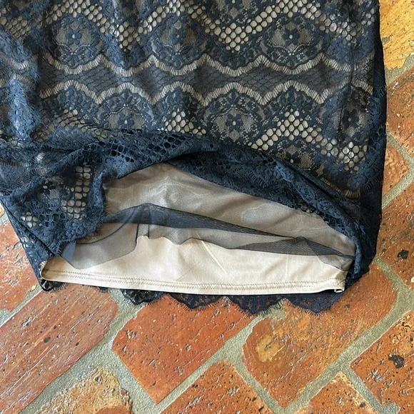 Tadashi Shoji Chantilly Lace Boatneck Sheath Midi Dress sz12 - Picture 12 of 16